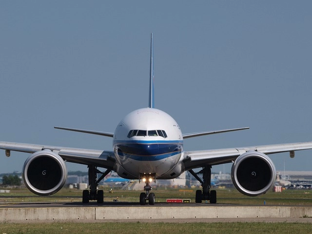 Airport Etiquette: Get Through Airport Security Without Losing Your Bags or Missing Your Flight